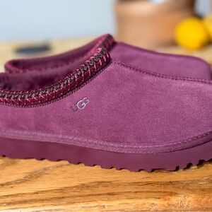 UGG Women's Burnt Magenta Suede Slippers brand new